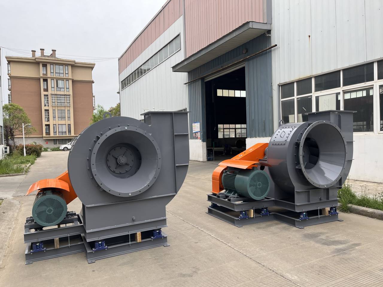 离心风机风轮上的油漆渣处理方法